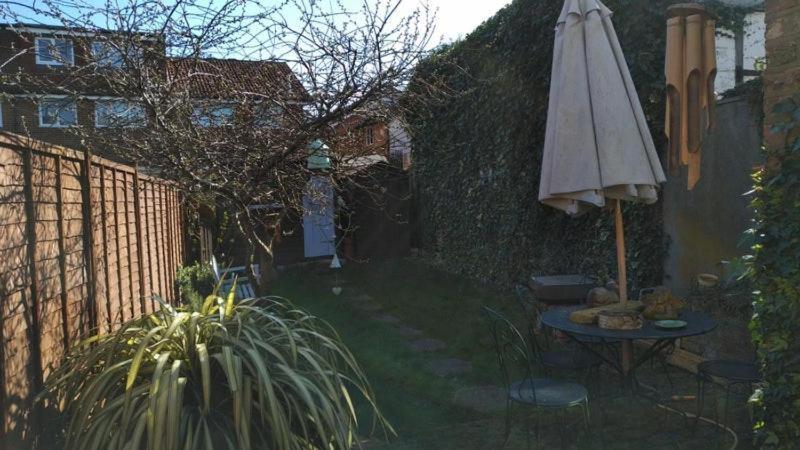 Cosy London Double Room Near Wimbledon المظهر الخارجي الصورة